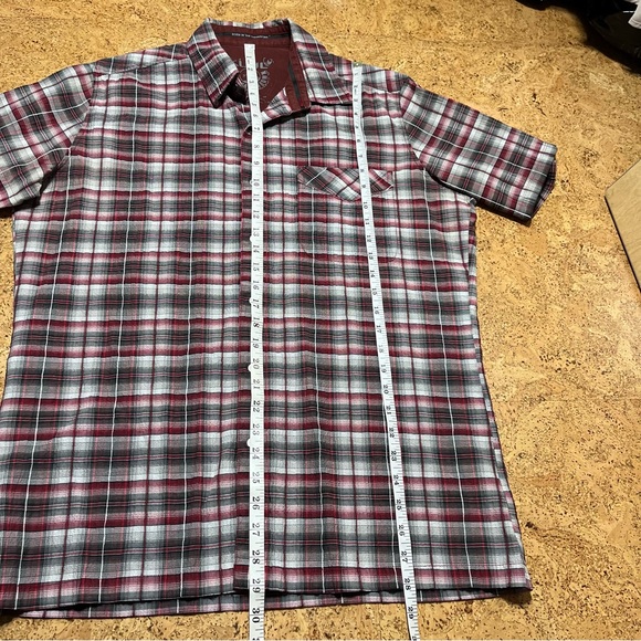 KUHL Men’s Stallion Textured Plaid Short Sleeve Button Down Shirt Sz M - Picture 11 of 12
